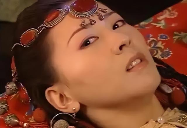 她向藝術(shù)獻(xiàn)出了人體——湯加麗