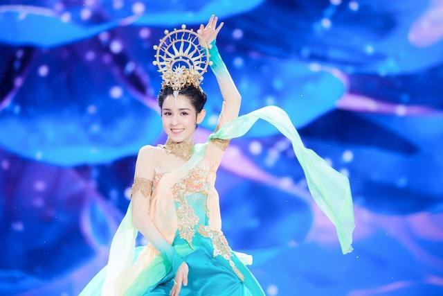 看膩了錐子臉、水蛇腰？7位新疆美人，告訴你什么叫異域風(fēng)情