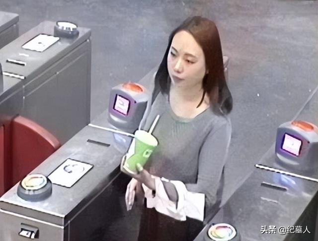 美女留學(xué)生被姨夫侵犯，被捅30多刀拋尸野外，U盤記錄侵犯全過程