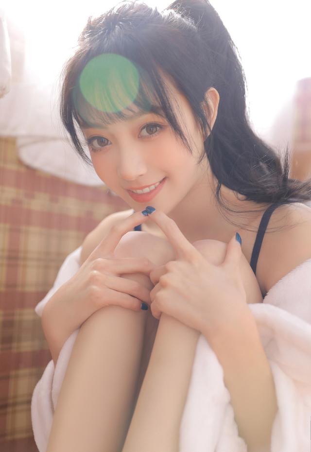 馬尾辮美女高挑身材青春美麗美女?；▽懻鎴D片