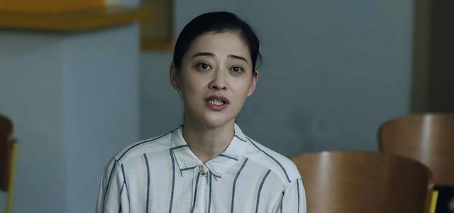 40多歲還能素顏演戲，我只服這3位中年女星，有皺紋卻美得真實(shí)