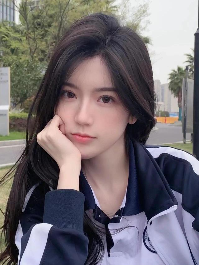 美好的不是女孩，而是18歲 (?；ê霞?