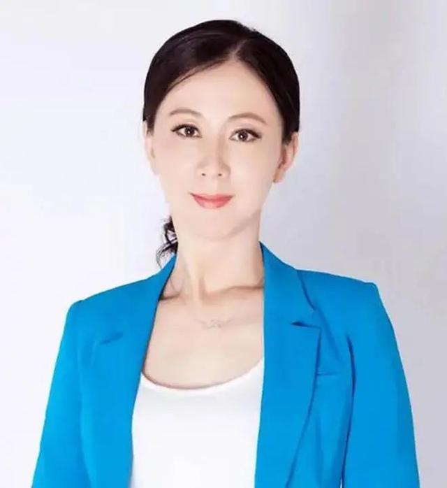 她向藝術(shù)獻(xiàn)出了人體——湯加麗