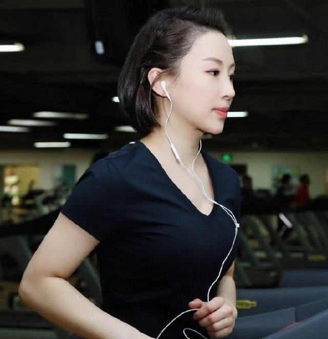 山東美女，打臺(tái)球成為世界冠軍，身家超10億元，40歲還沒(méi)有結(jié)婚