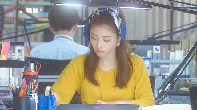 《校閱女孩》再拍被嘲？這一次服化組出來(lái)背鍋