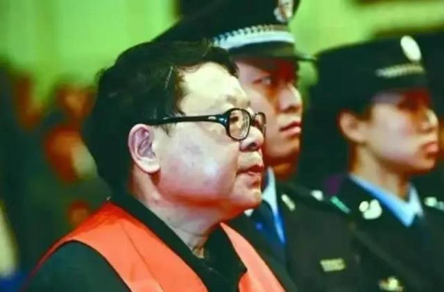 全國(guó)唯一緝毒女隊(duì)長(zhǎng)：甘為文強(qiáng)情婦，被霸占十余年，結(jié)局令人唏噓