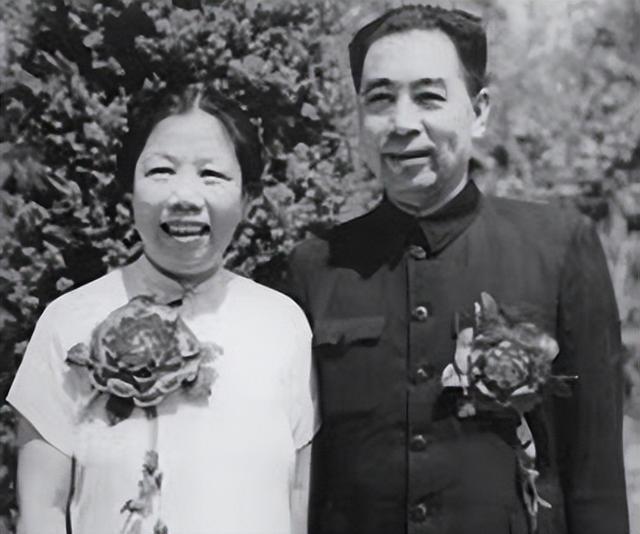 西方記者刁難：你見過世界最漂亮的女人嗎？周總理硬氣回應：見過