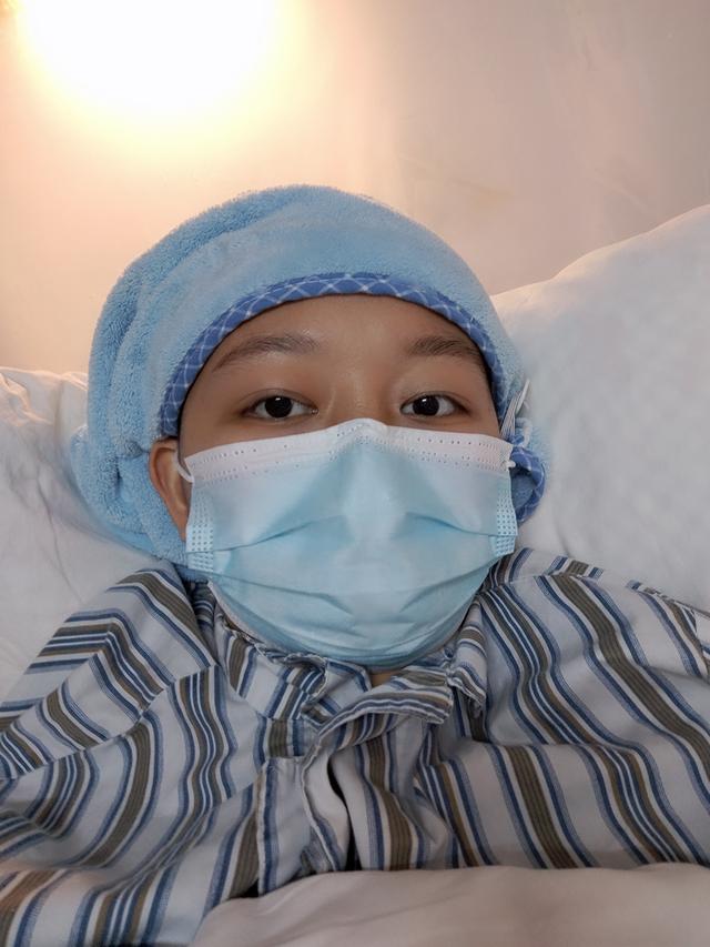 湖北一美女終圓教師夢，誰知肚子疼后悲劇發(fā)生，媽媽崩潰痛哭流涕