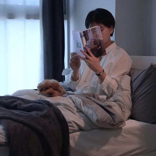 河南一女子在出租屋內“躺平”8年：拒絕一切社交，每月只花500元