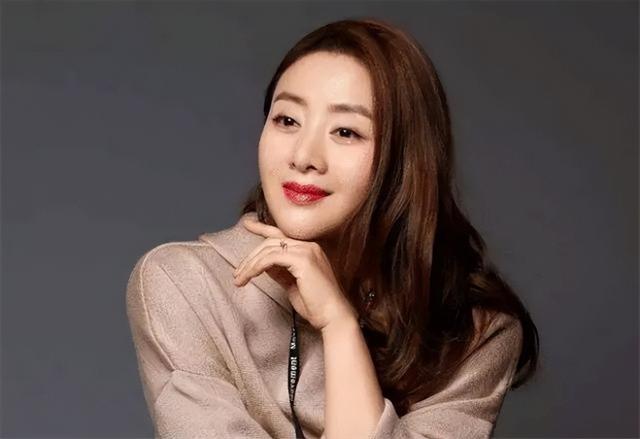 李琳：被前夫一巴掌扇到離婚！二婚嫁世界冠軍，如今生活幸福滋潤