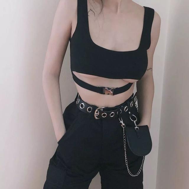 00后雙胞胎姐妹身材太惹火，收割千萬直男！網(wǎng)友：真心扛不住...