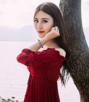 美女跳舞視頻(秀色性感美女跳舞現(xiàn)場(chǎng))