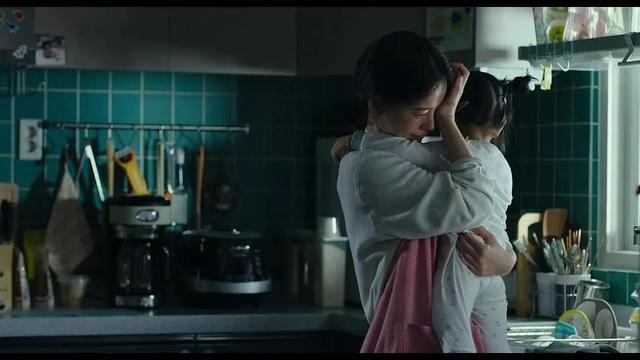 這位“82年出生的女人”，憑什么成為了直男的公敵？