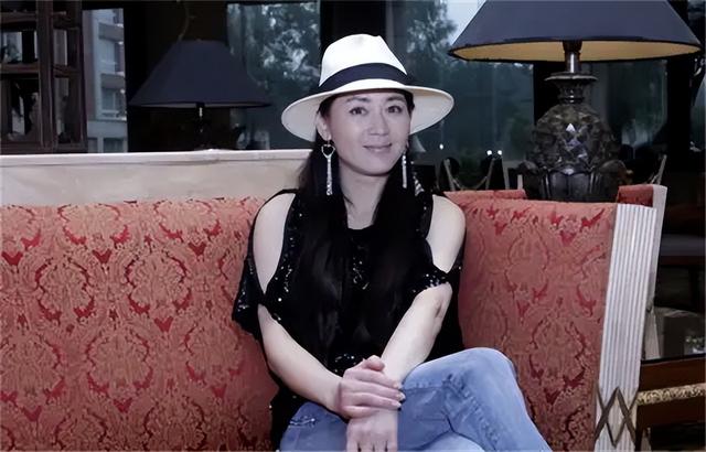李琳：被前夫一巴掌扇到離婚！二婚嫁世界冠軍，如今生活幸福滋潤