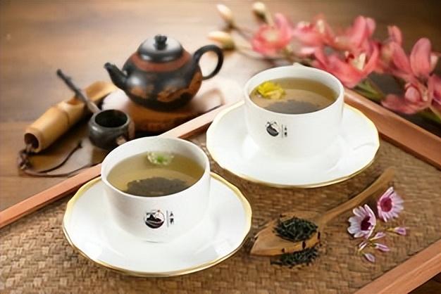 建議女人：若不差錢，這4種茶要多喝，好喝養(yǎng)顏，別忽略