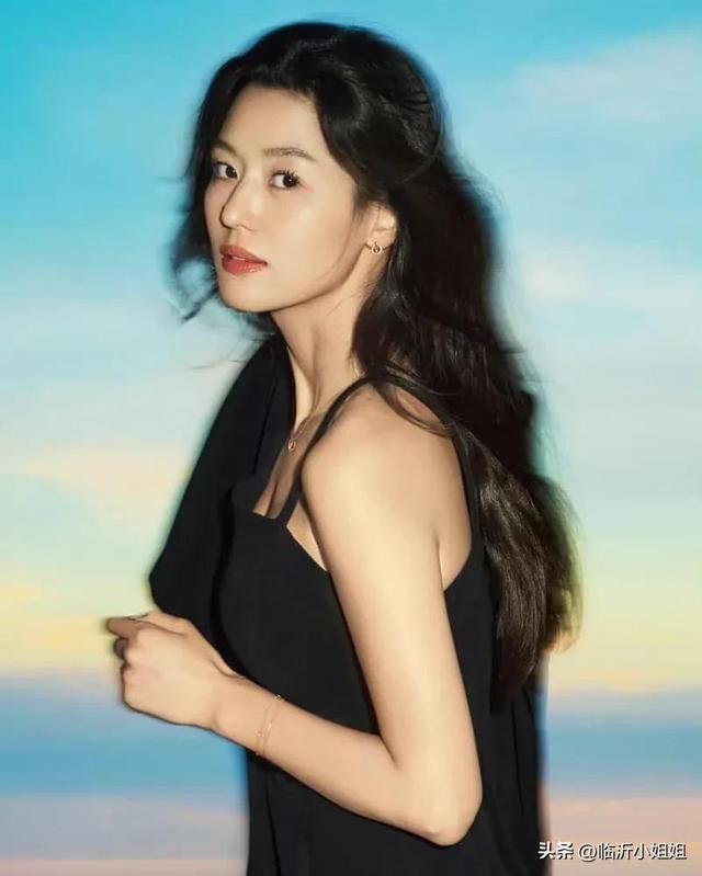 全智賢，優(yōu)雅知性的氣質美女，靚麗唯美的外形，太漂亮啦