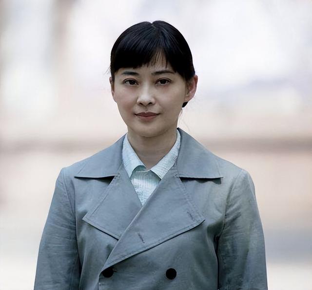 40多歲還能素顏演戲，我只服這3位中年女星，有皺紋卻美得真實(shí)