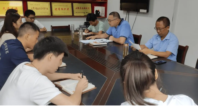 福建90后美女副市長(zhǎng)袁琳，氣質(zhì)出眾顏值高，教育經(jīng)歷不一般