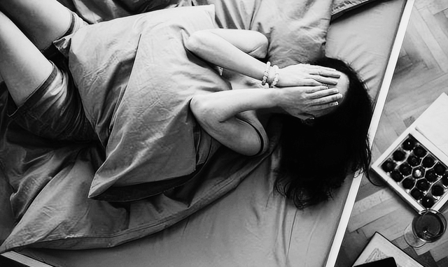 21年，韓國女兵被同事侵犯，投訴多次受阻，新婚當(dāng)天選擇自盡身亡