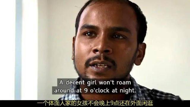 一位女性新冠患者，在救護車上被強奸了
