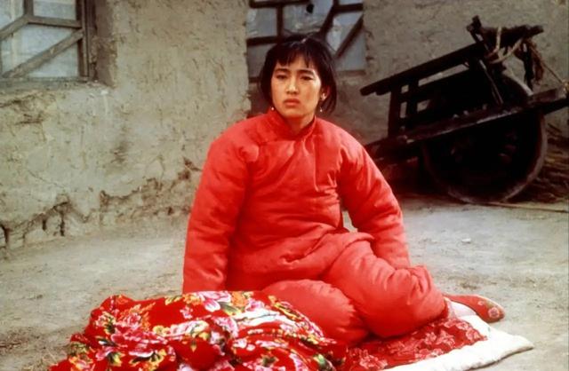 明明都是演農(nóng)村婦女，把趙麗穎和這5位演員放在一起，高下立現(xiàn)