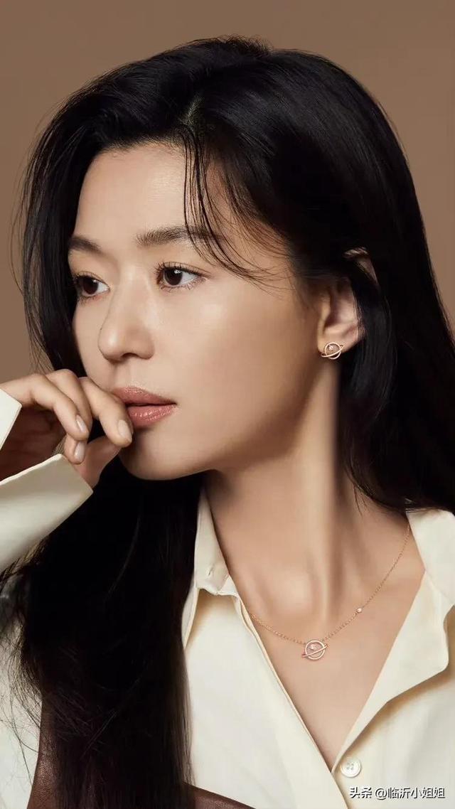 全智賢，優(yōu)雅知性的氣質美女，靚麗唯美的外形，太漂亮啦