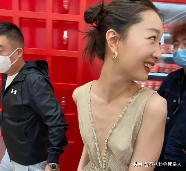 看臉絕美，身材卻干癟，排骨胸，五五分，這10位女星太可惜了