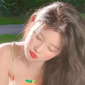 美女惡搞(適合美女發(fā)朋友圈的自拍搞笑文案)