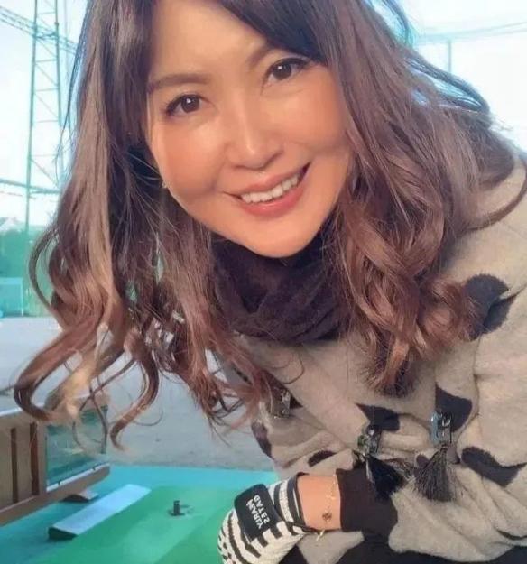 日本71歲美女奶奶詮釋逆生長(zhǎng)！曾在國(guó)民美魔女奪冠