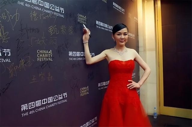 李琳：被前夫一巴掌扇到離婚！二婚嫁世界冠軍，如今生活幸福滋潤