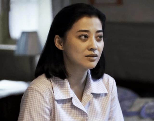 40多歲還能素顏演戲，我只服這3位中年女星，有皺紋卻美得真實(shí)