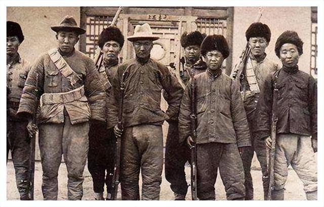 1953年貴州抓獲一美女土匪，被捕后無人敢處決，毛主席當(dāng)場釋放