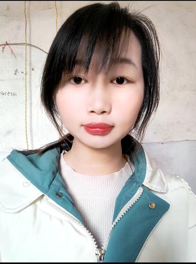 湖北一美女終圓教師夢，誰知肚子疼后悲劇發(fā)生，媽媽崩潰痛哭流涕