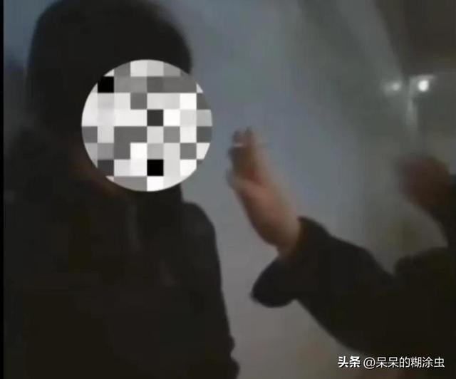 校園霸凌：女孩被扇89個耳光，施暴者強迫吸煙，不吸就拳打腳踢！