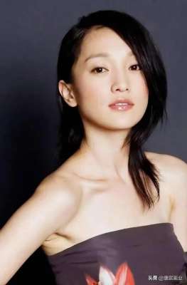 大膽美女人體藝術(shù)(女明星 周迅 半裸人體油畫曝光 原來可以這么藝術(shù))