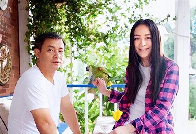 李琳：被前夫一巴掌扇到離婚！二婚嫁世界冠軍，如今生活幸福滋潤