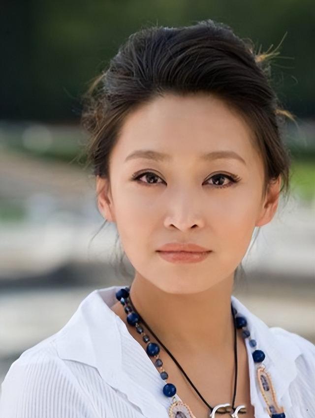 明明都是演農(nóng)村婦女，把趙麗穎和這5位演員放在一起，高下立現(xiàn)