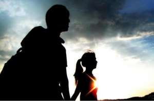 男人喜歡女人的表現(xiàn)(男人真正愛上你的時候，會有哪些表現(xiàn)？)