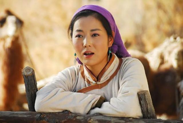 明明都是演農(nóng)村婦女，把趙麗穎和這5位演員放在一起，高下立現(xiàn)