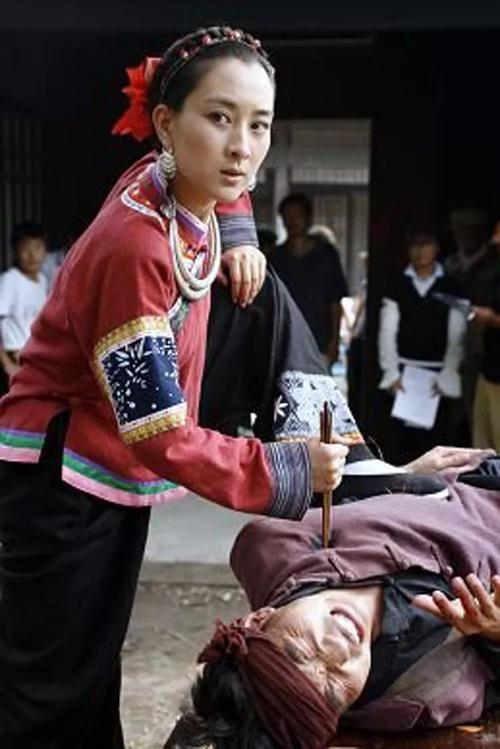 1953年貴州抓獲一美女土匪，被捕后無人敢處決，毛主席當(dāng)場釋放