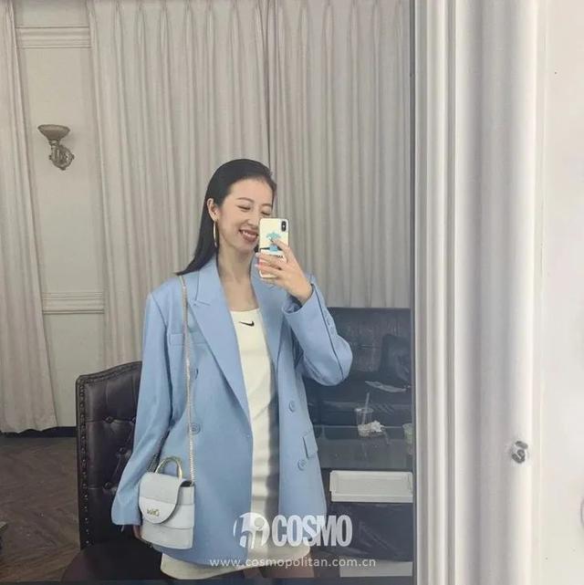 穿細(xì)吊帶的女孩，迷人都不著痕跡