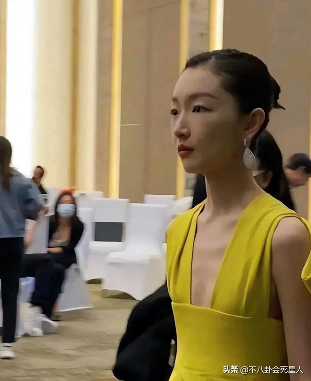 看臉絕美，身材卻干癟，排骨胸，五五分，這10位女星太可惜了