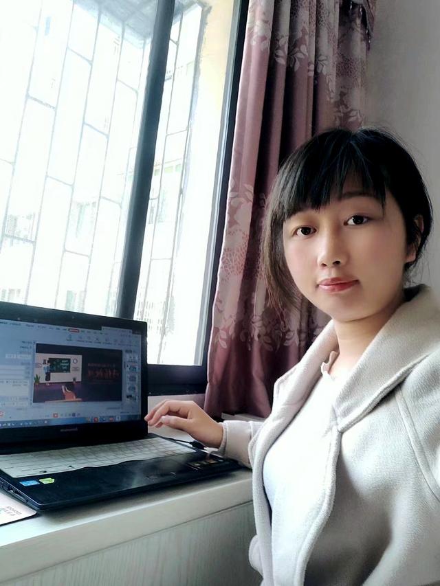 湖北一美女終圓教師夢，誰知肚子疼后悲劇發(fā)生，媽媽崩潰痛哭流涕