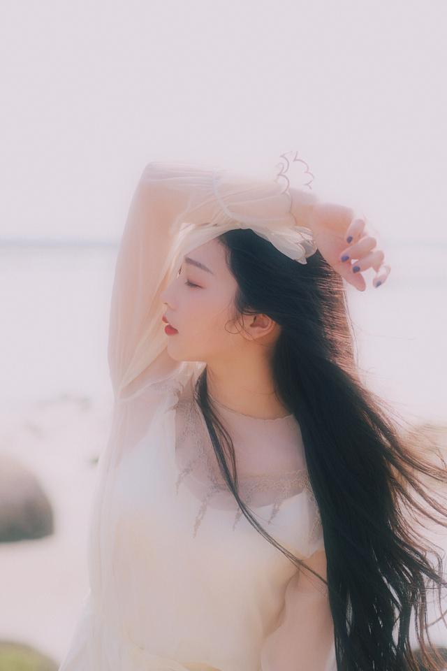 一組海邊舞女寫真，似80年代港星