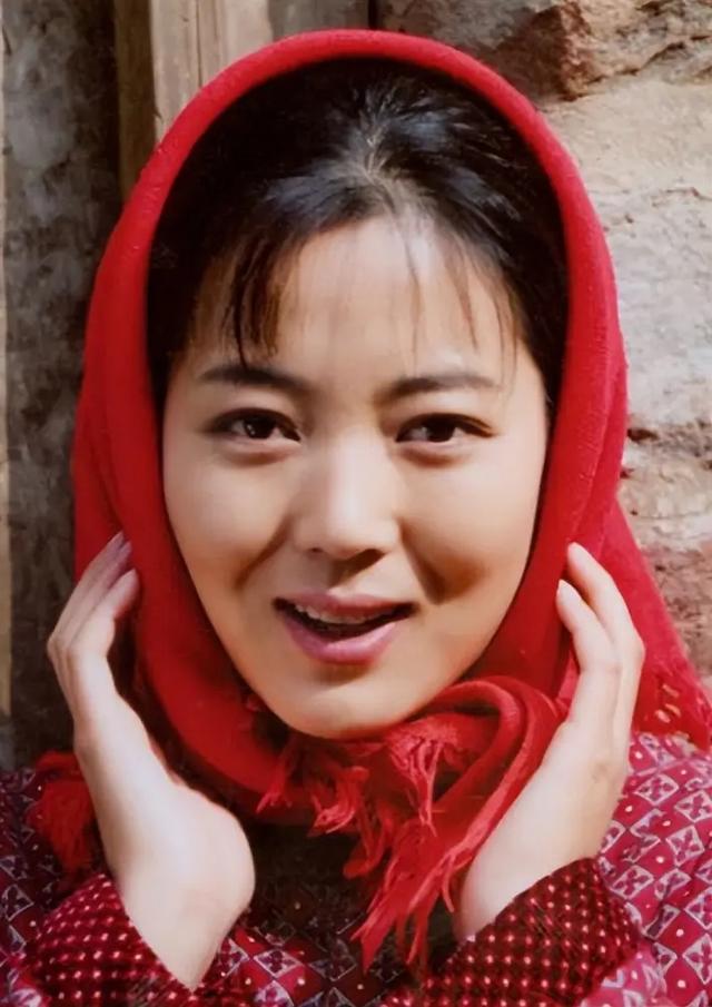 明明都是演農(nóng)村婦女，把趙麗穎和這5位演員放在一起，高下立現(xiàn)