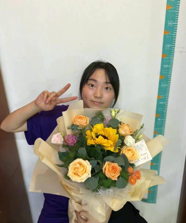 痛心，她才18歲……