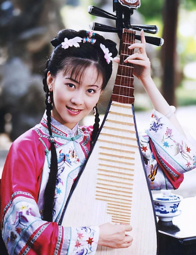 她向藝術(shù)獻(xiàn)出了人體——湯加麗