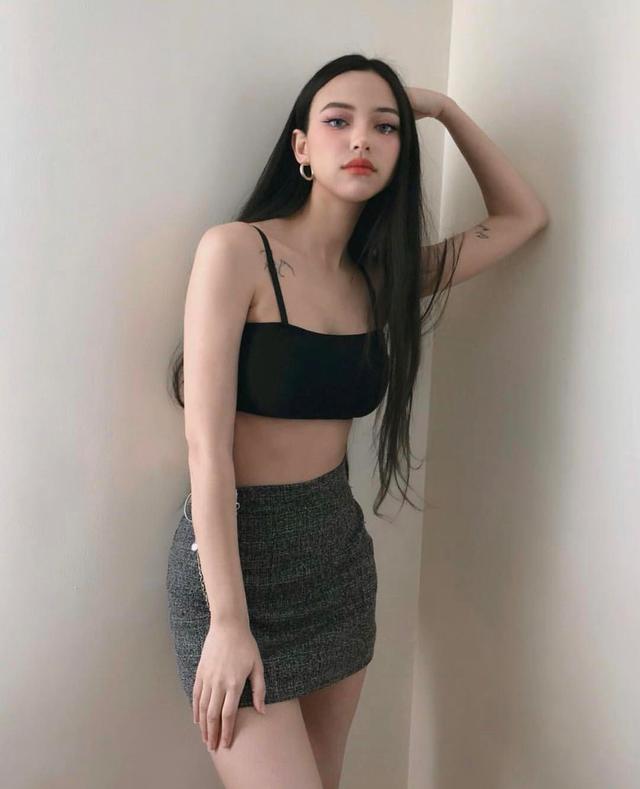 00后雙胞胎姐妹身材太惹火，收割千萬直男！網(wǎng)友：真心扛不住...