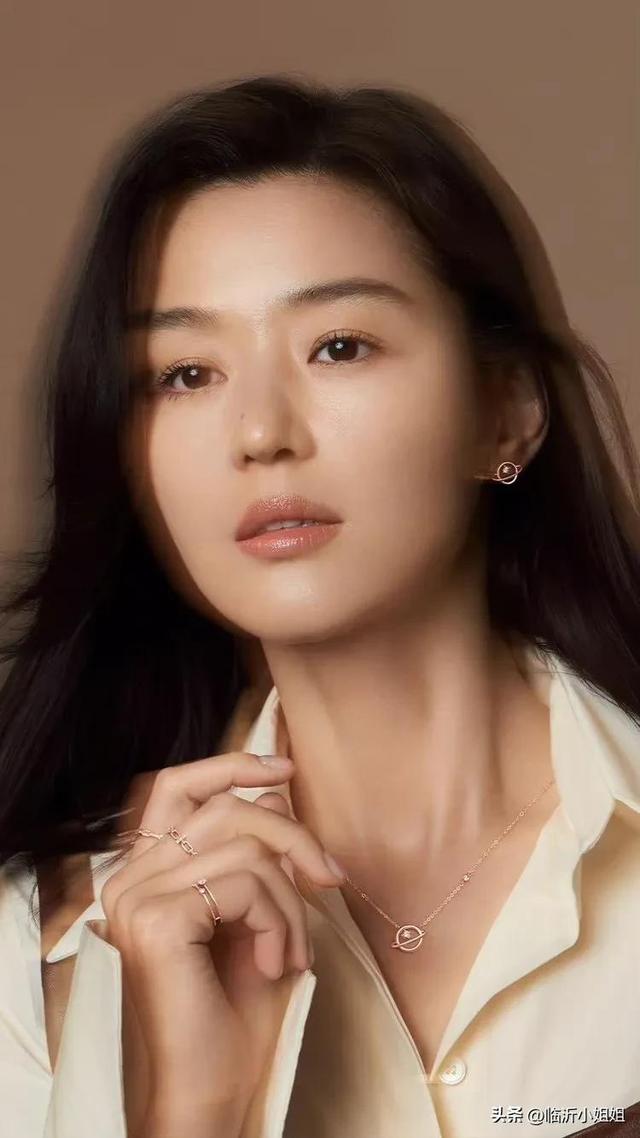 全智賢，優(yōu)雅知性的氣質美女，靚麗唯美的外形，太漂亮啦
