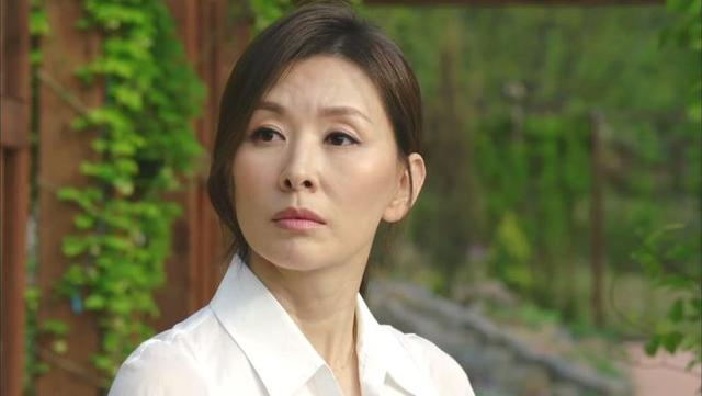 演過(guò)情欲片的5位韓國(guó)女星，千嬌百媚的背后，多人自殺身亡